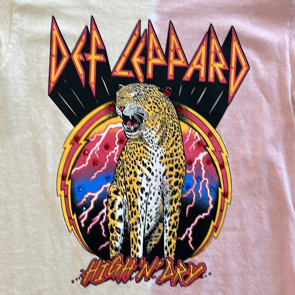 CUSTOM HANDMADE WITH SWAROVSKI CRYSTALS  DEF LEPPARD T-SHIRT MENS SIZES